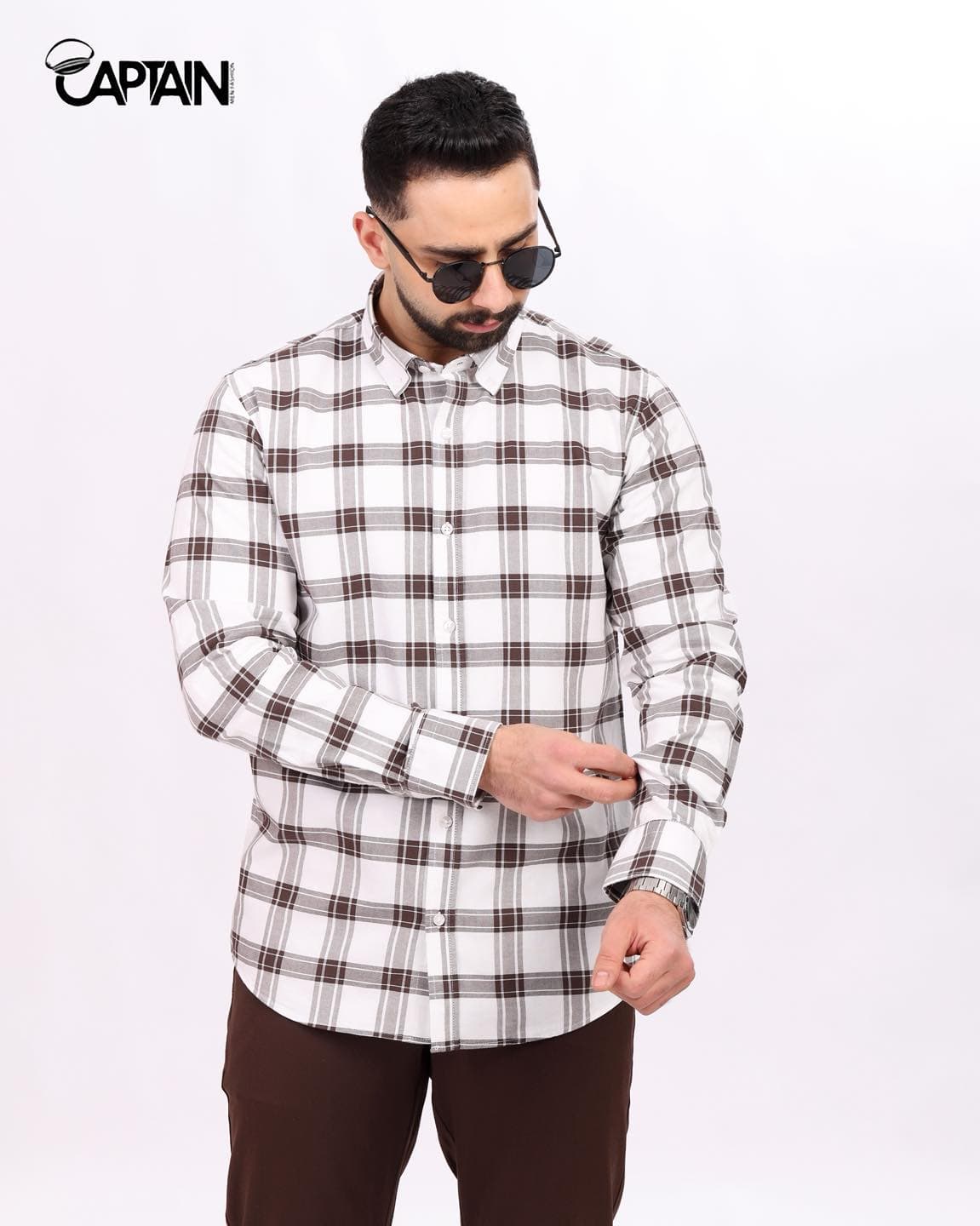 قميص مربعات فاتح